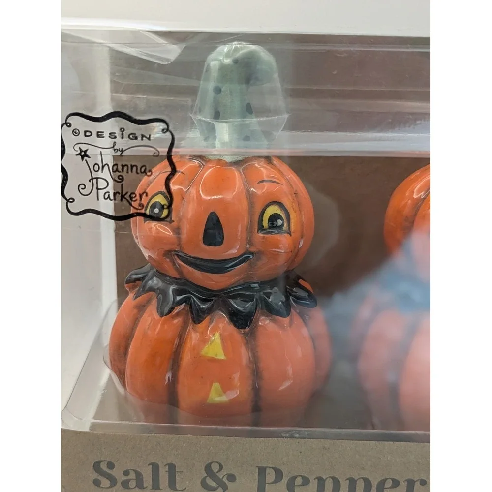 NEW Johanna Parker Halloween Jack O' Lantern Pumpkin Salt & Pepper Shaker